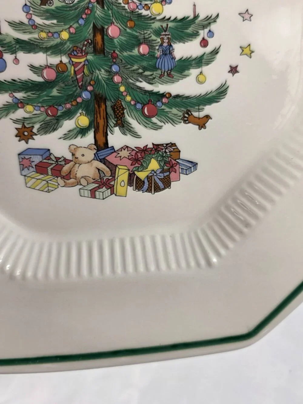 ONE Nikko Christmastime Dinner Plate White Decorated Christmas Tree